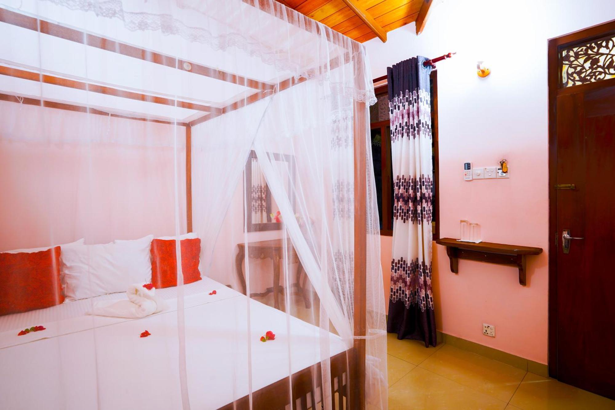 Frangipani Motel กอลล์ ภายนอก รูปภาพ