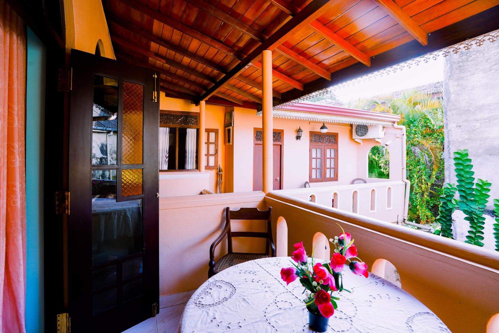 Frangipani Motel กอลล์ ภายนอก รูปภาพ