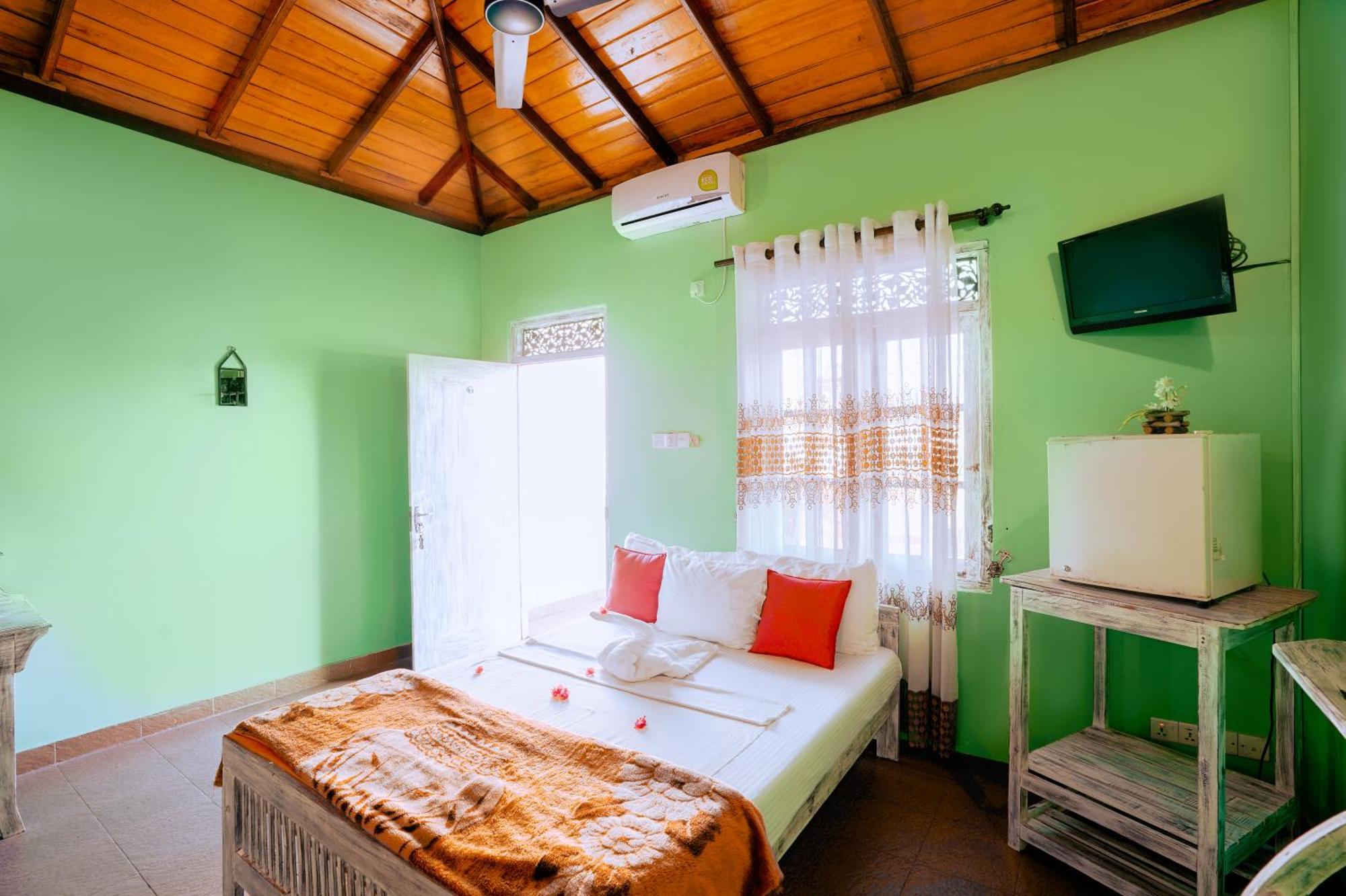 Frangipani Motel กอลล์ ภายนอก รูปภาพ