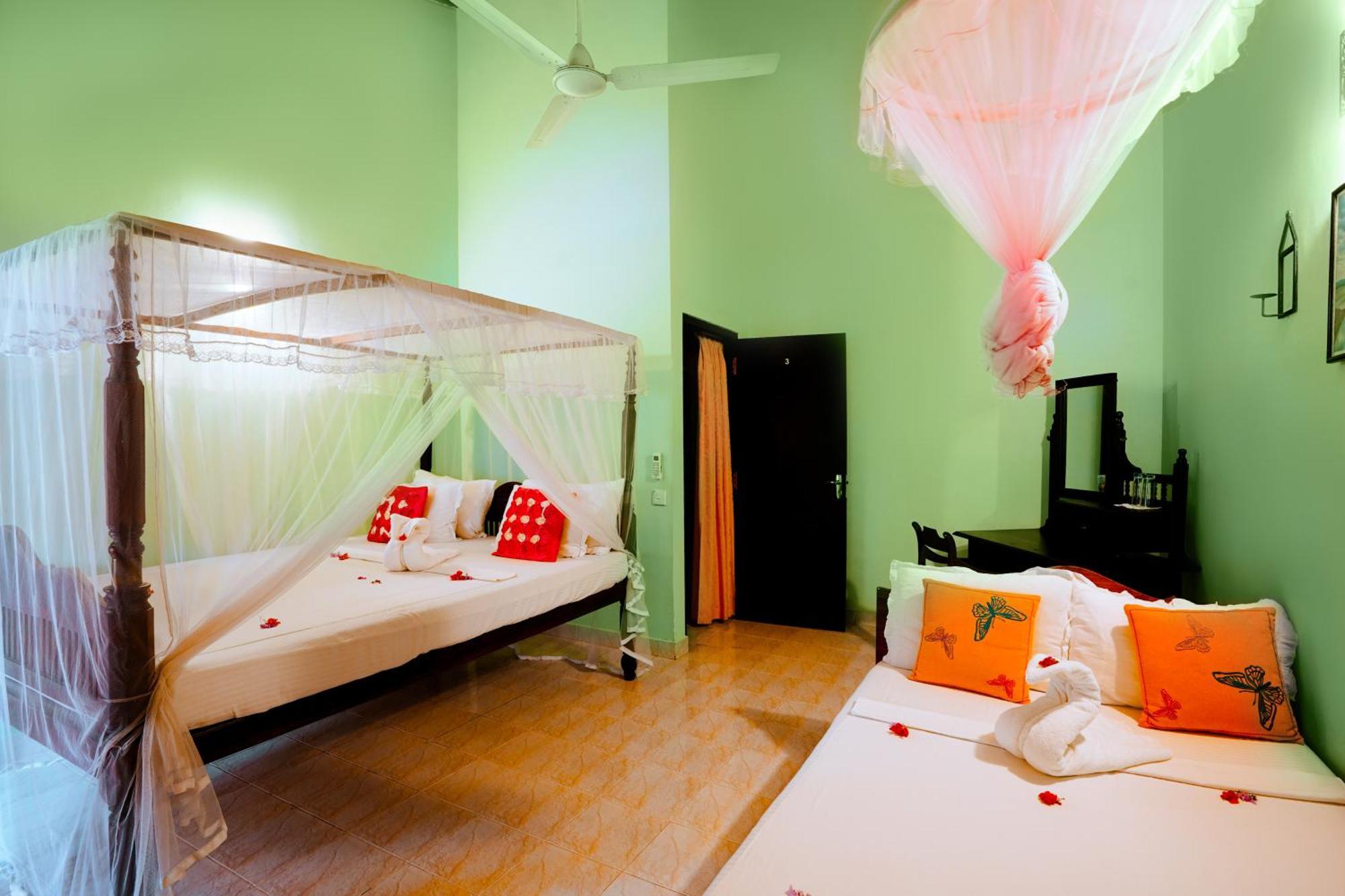 Frangipani Motel กอลล์ ภายนอก รูปภาพ
