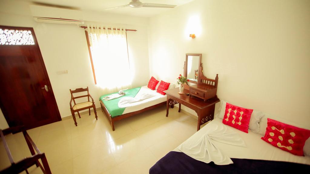 Frangipani Motel กอลล์ ภายนอก รูปภาพ